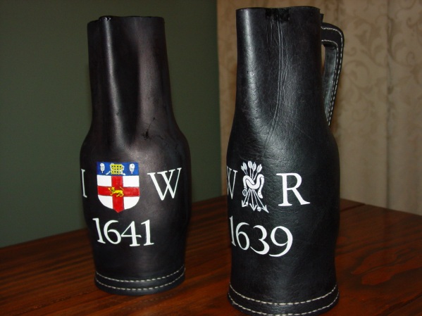 Left: IW 1641, with the arms of the HAC, Right: WR 1639, with the arms of the Order of Prince Arthur, a company of archers